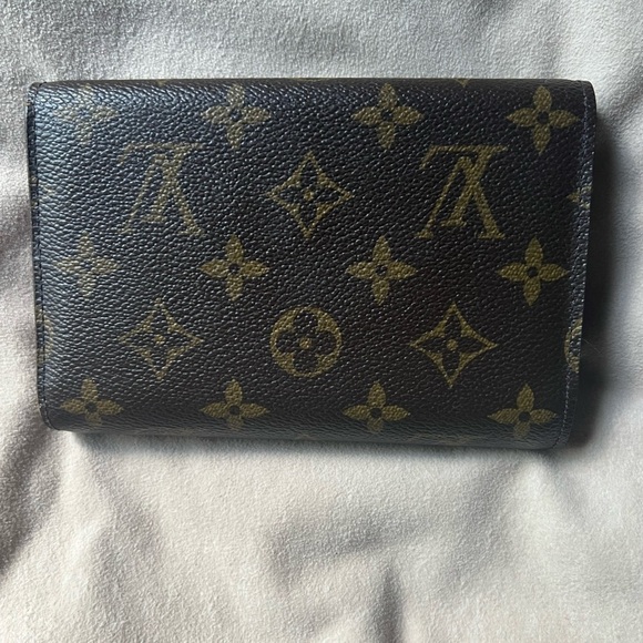 Louis Vuitton Dark Brown Monogram Wallet - Picture 4 of 13